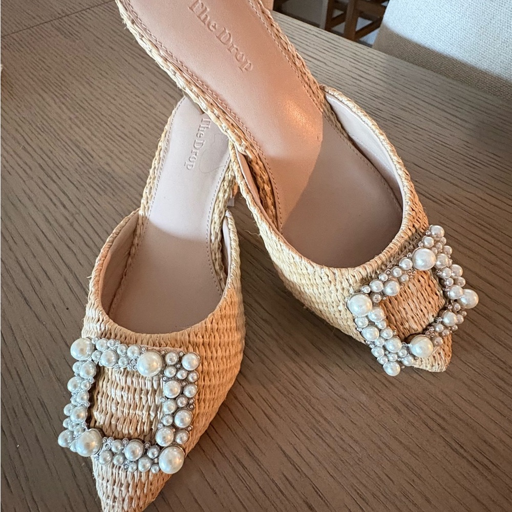 Women’s Pearl-Buckle Raffia Slide Mule
